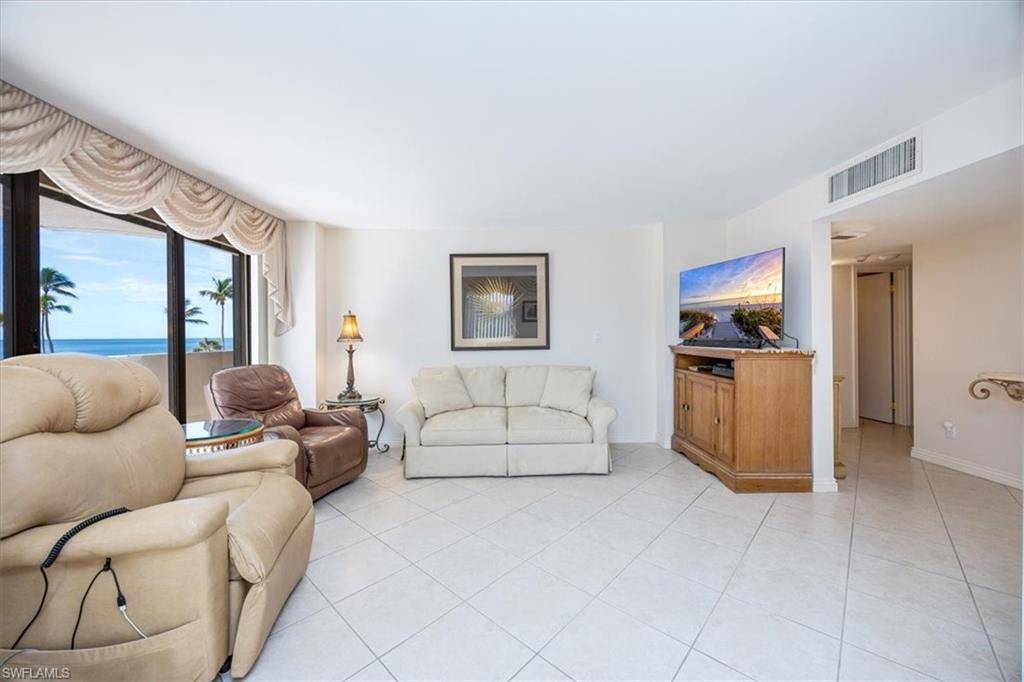 Naples, FL 34103,4005 Gulf Shore BLVD N #200