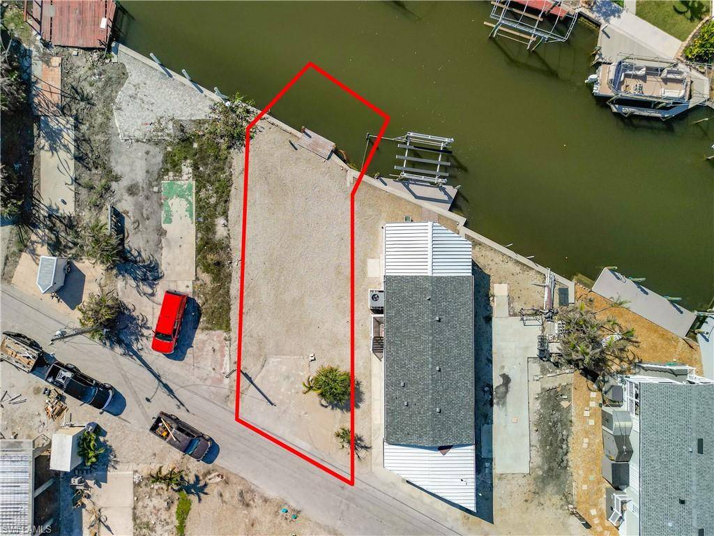 Fort Myers Beach, FL 33931,28 Emily LN