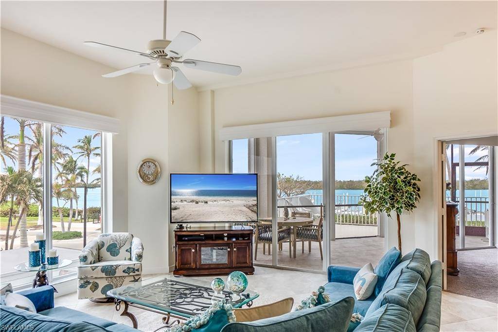 Fort Myers Beach, FL 33931,4198 Bay Beach LN #111