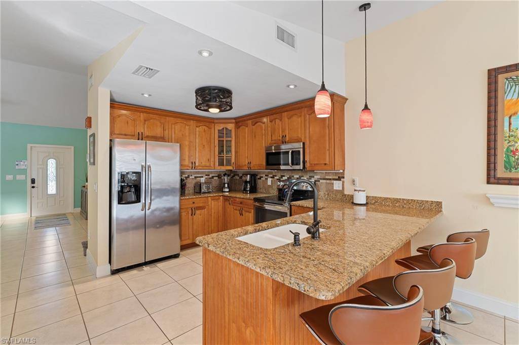 Naples, FL 34104,2548 River Reach DR