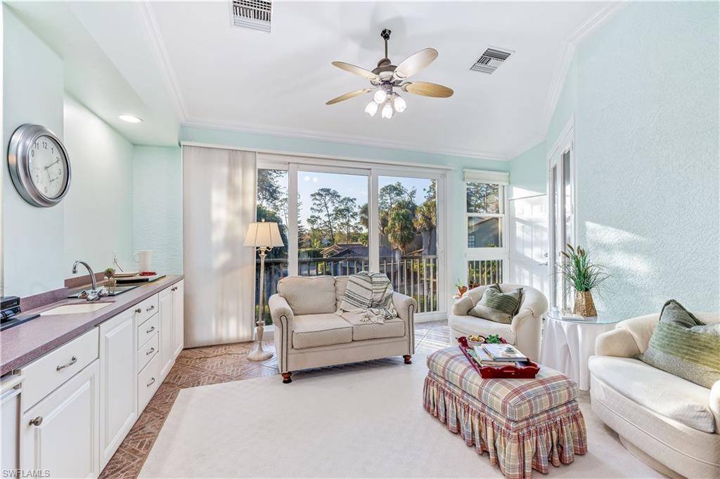 Naples, FL 34112,2790 Kings Lake BLVD #202