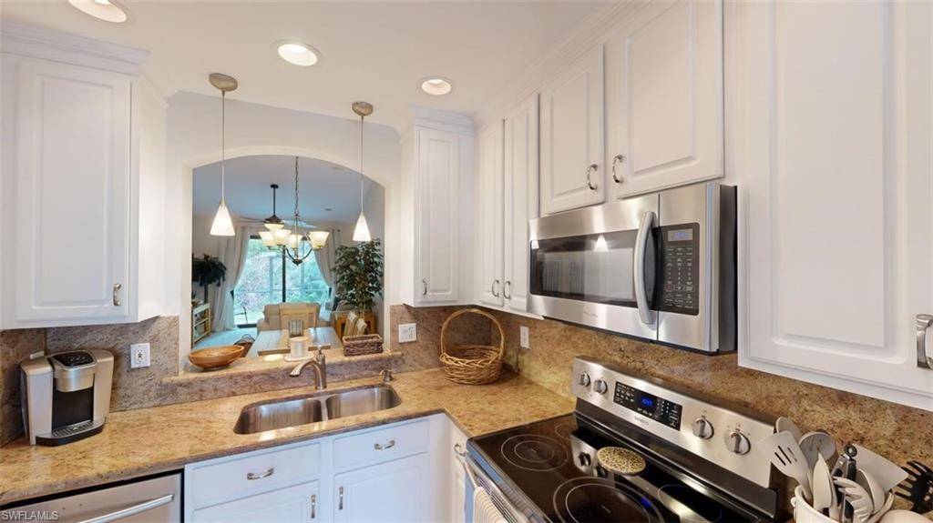 Naples, FL 34104,7660 Meadow Lakes DR #1603