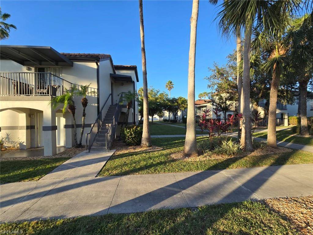 Fort Myers, FL 33916,3401 Winkler AVE #101