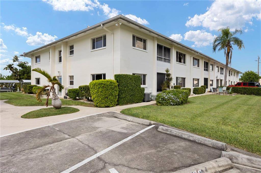 Cape Coral, FL 33904,4802 Tudor DR #210