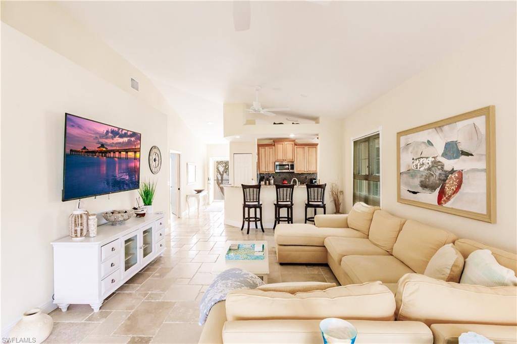 Naples, FL 34110,680 Wiggins Lake DR #201