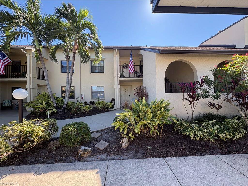 Fort Myers, FL 33919,8383 Charter Club CIR #4