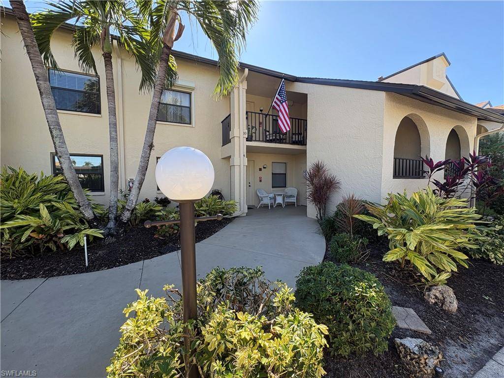 Fort Myers, FL 33919,8383 Charter Club CIR #4