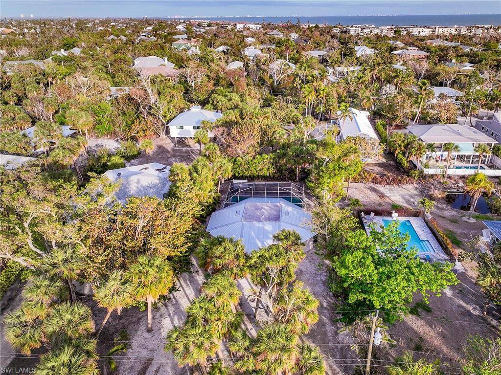 Sanibel, FL 33957,766 Donax ST