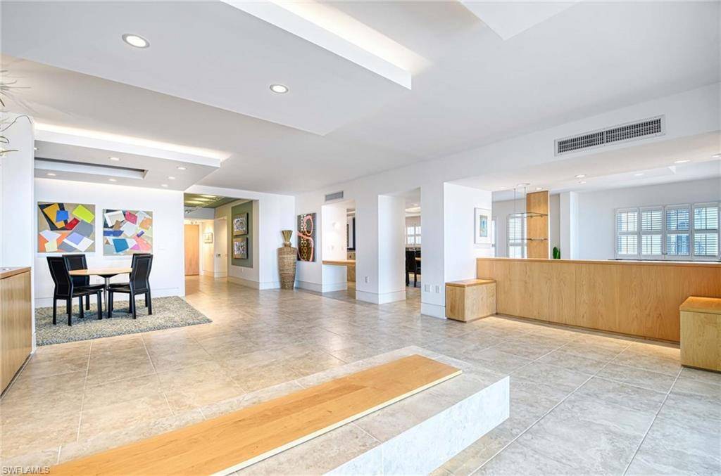 Naples, FL 34102,1255 Gulf Shore BLVD N #6S