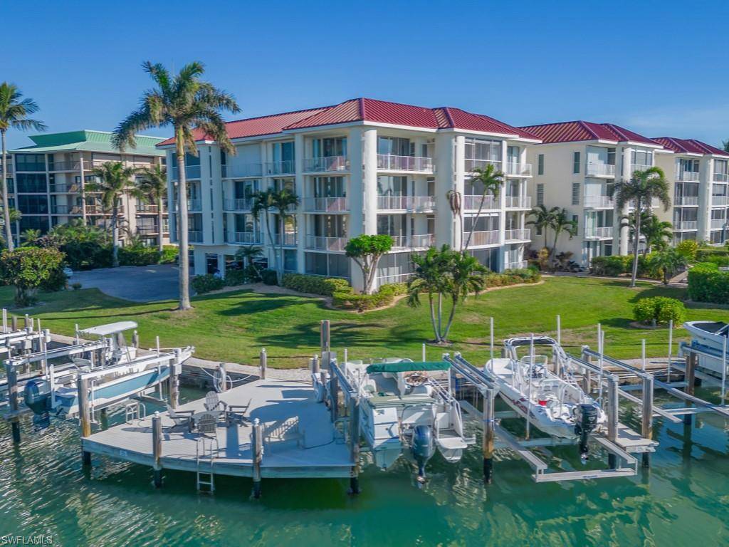 Marco Island, FL 34145,848 Collier CT #305