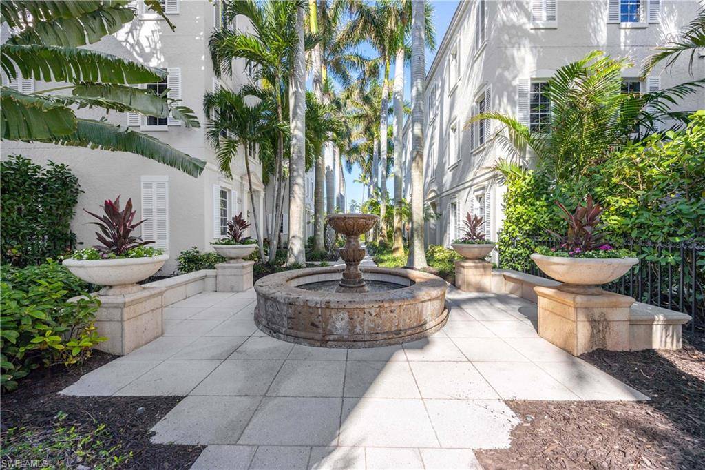 Naples, FL 34102,334 8th AVE S #7