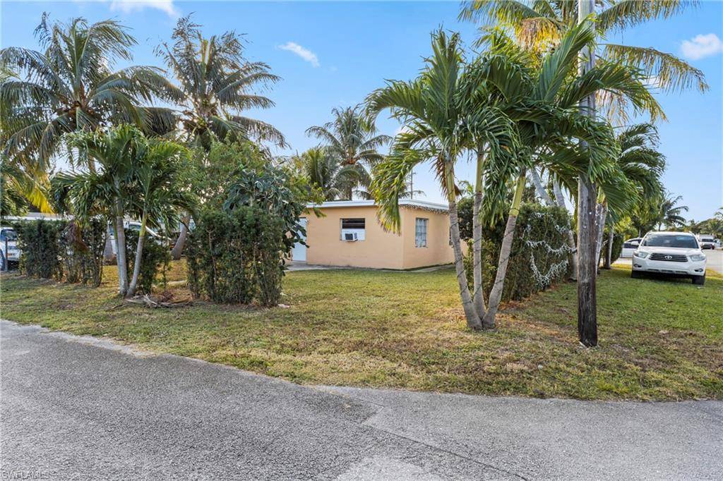 Lantana, FL 33462,1236 PEAK RD