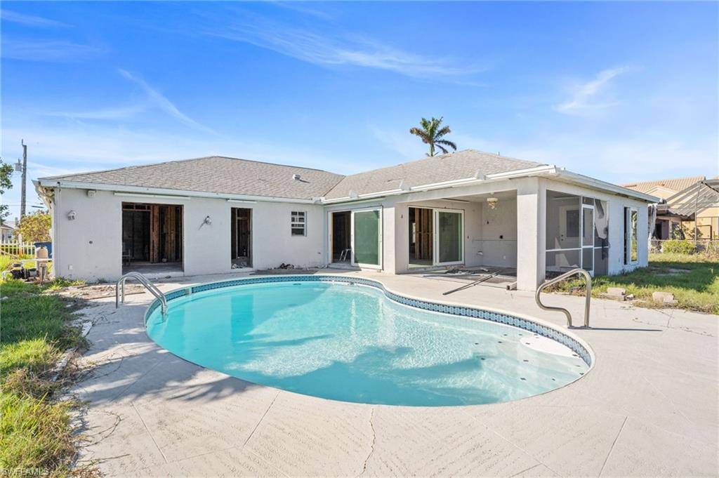 Fort Myers Beach, FL 33931,18307 Cutlass DR