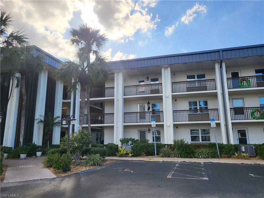 Fort Myers, FL 33907,1740 Pine Valley DR #301