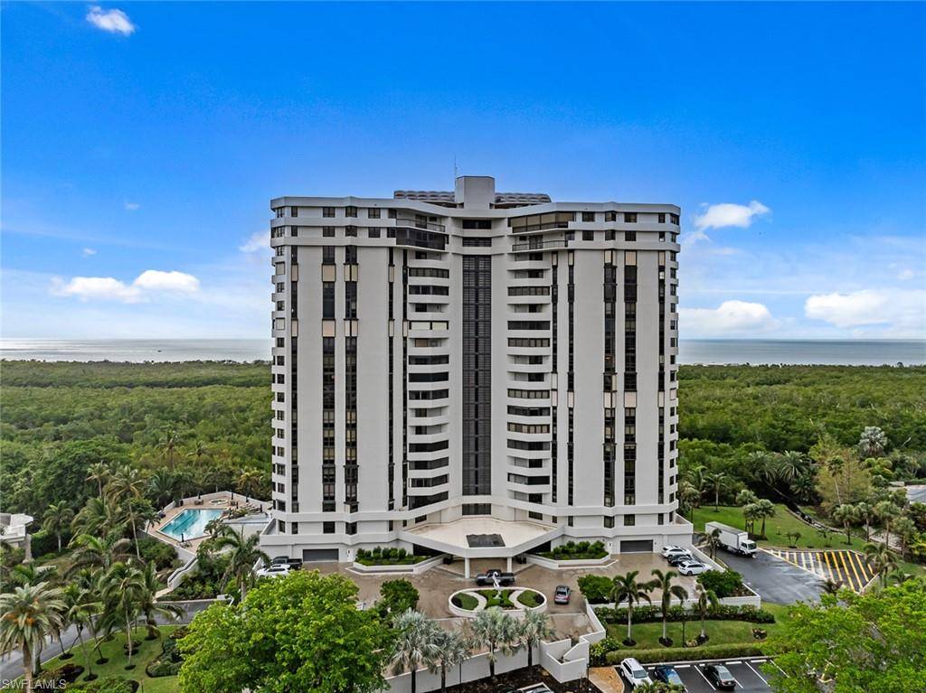 Naples, FL 34108,6001 Pelican Bay BLVD #906