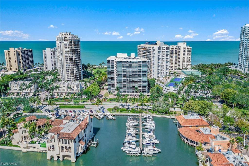 Naples, FL 34103,4031 Gulf Shore BLVD N #22