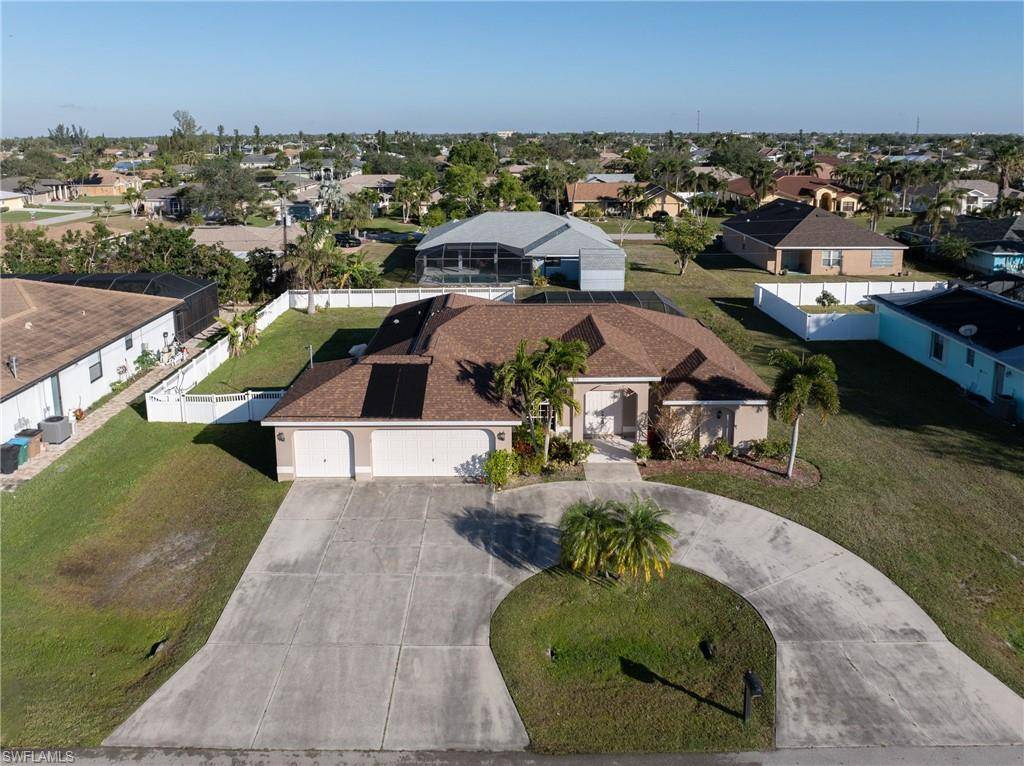 Cape Coral, FL 33990,611 SE 19th ST