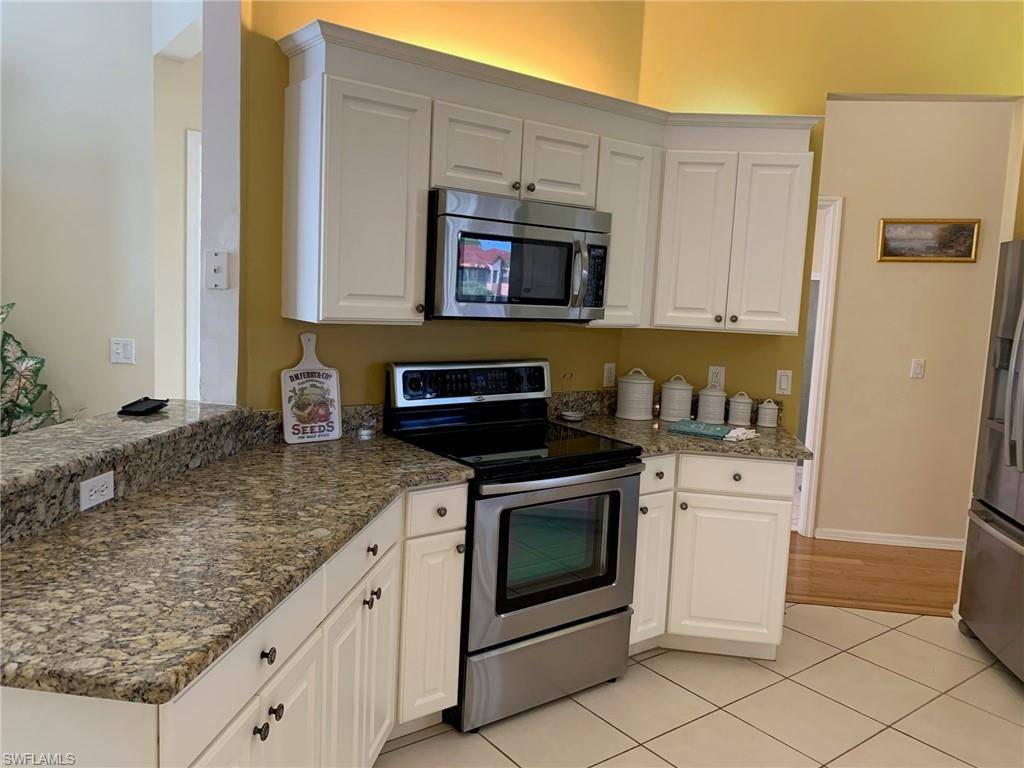 Naples, FL 34110,5705 Heron LN #806