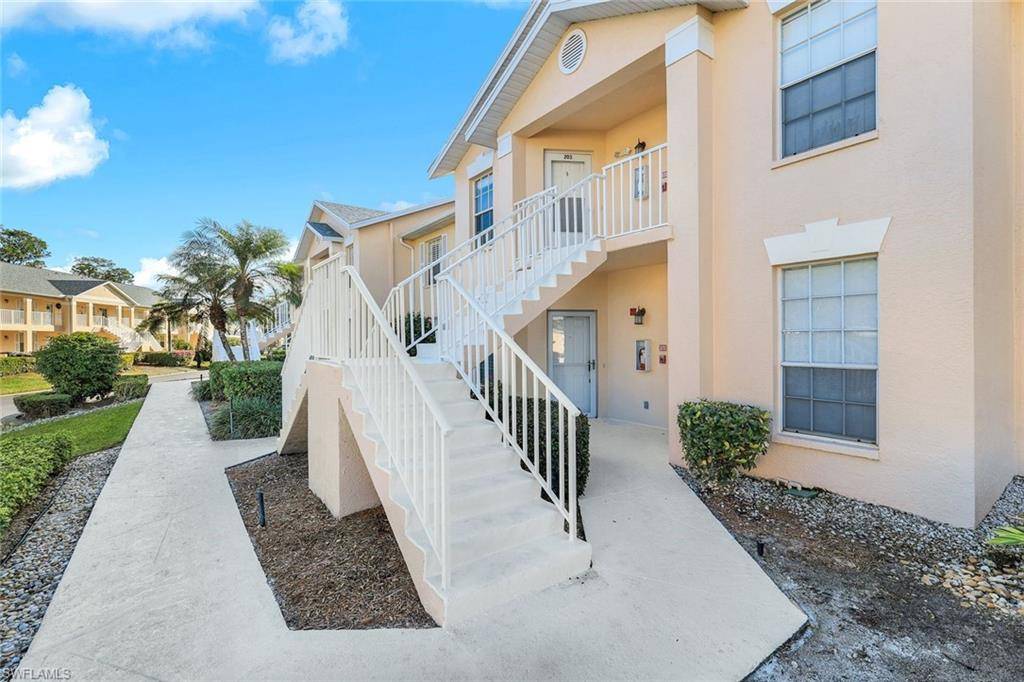 Naples, FL 34110,760 Wiggins Lake DR #203