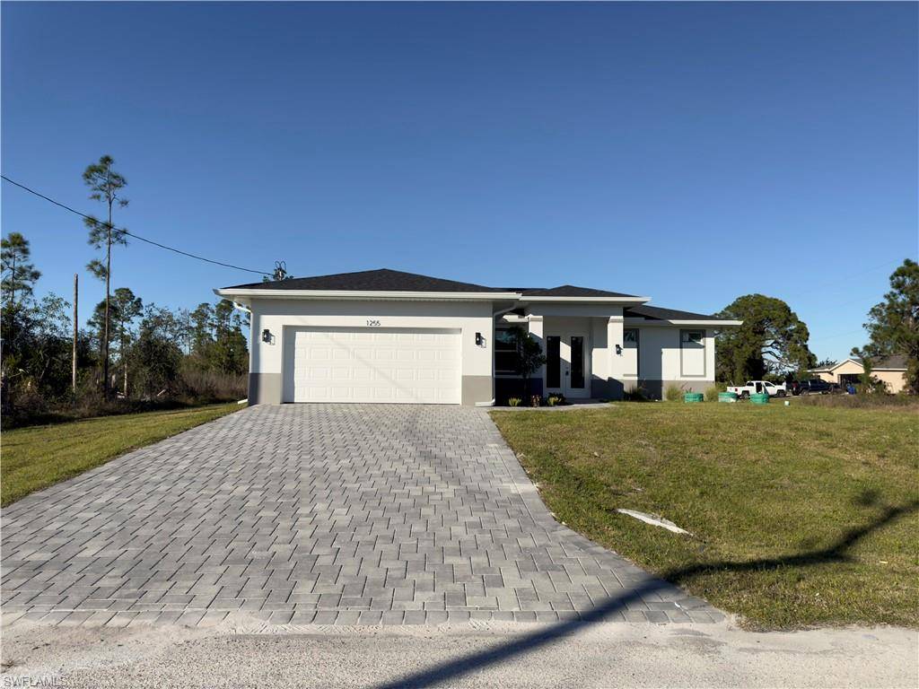 Lehigh Acres, FL 33974,1255 Edna ST E