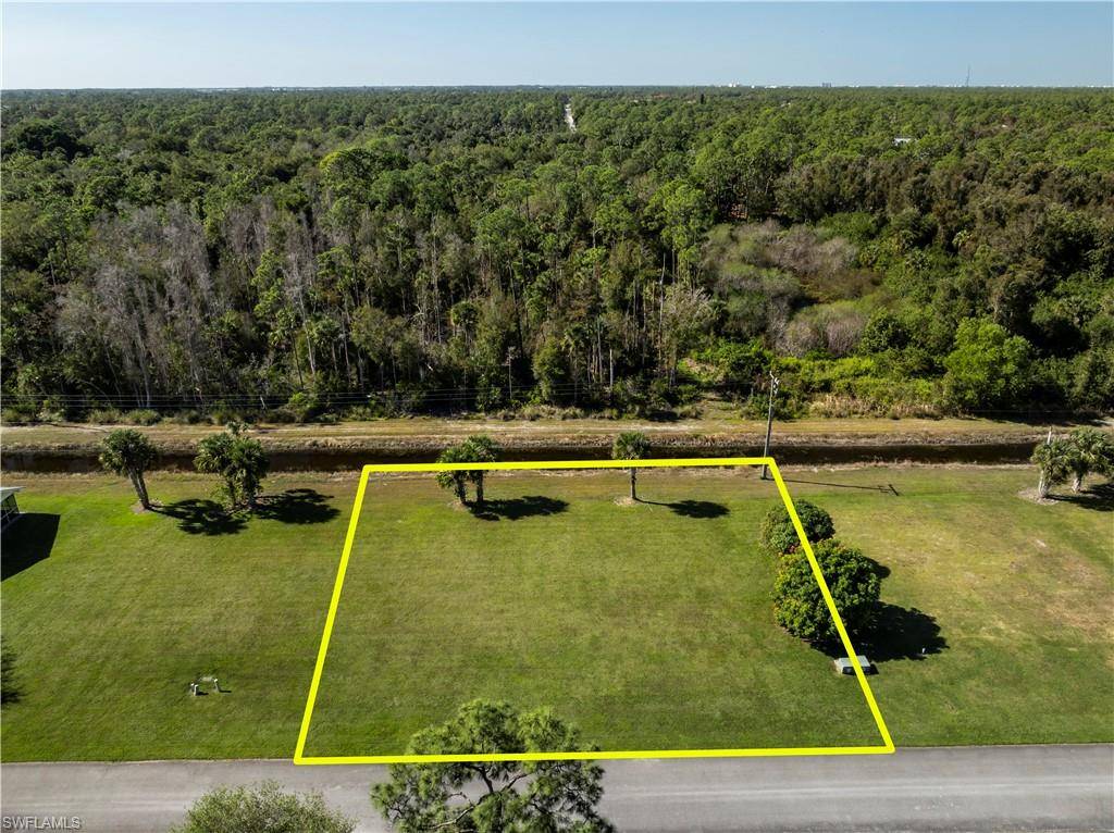 Naples, FL 34112,4001 SKYWAY DR LOT#20