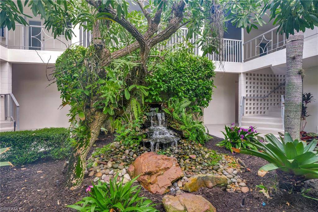 Naples, FL 34102,255 3rd AVE S #255