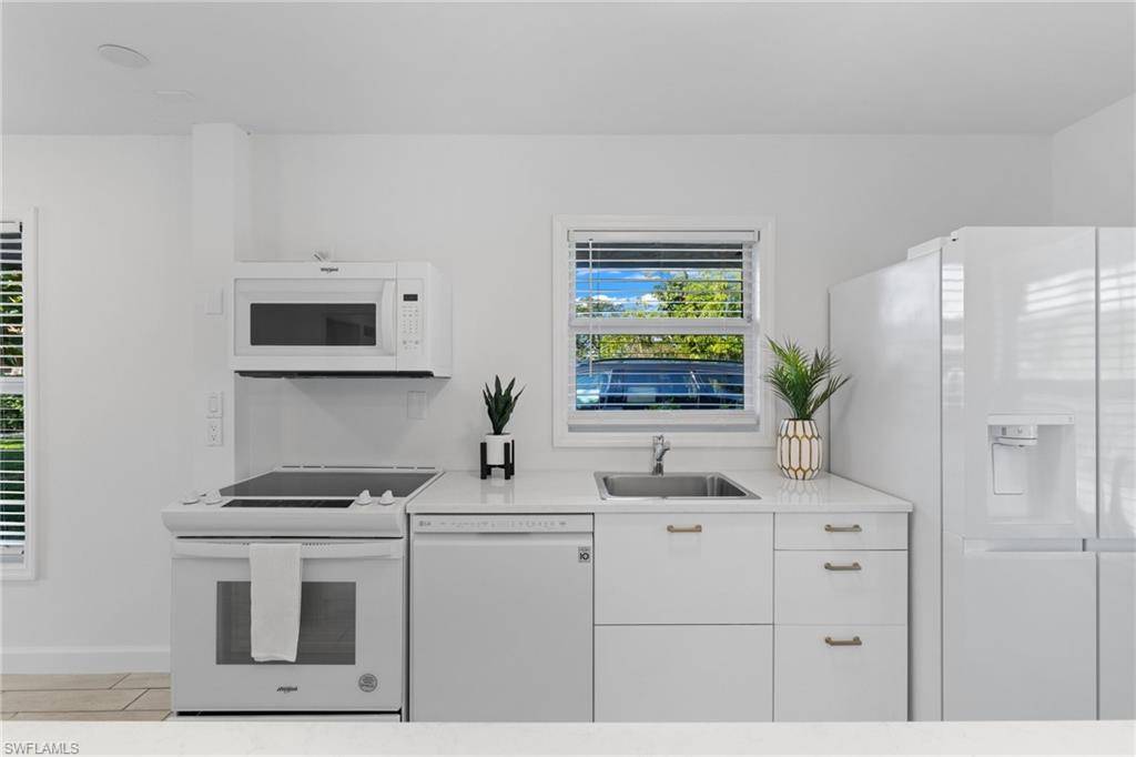 Naples, FL 34112,2722 Arbutus ST #C2