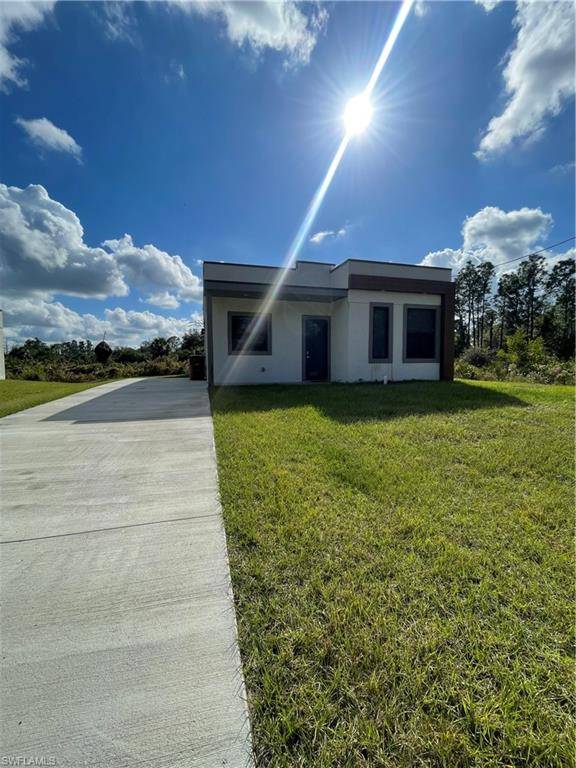 Lehigh Acres, FL 33972,681 Windermere DR