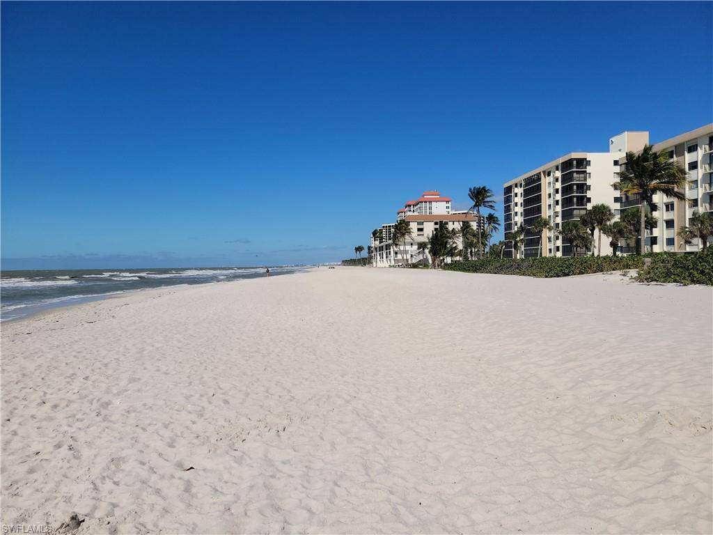 Naples, FL 34108,10475 Gulf Shore DR #124