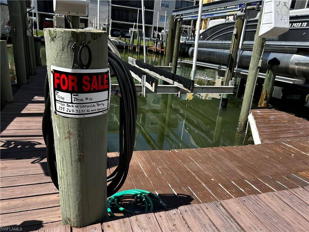 Fort Myers Beach, FL 33931,4357 Bay Beach LN