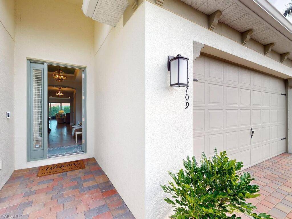 Naples, FL 34114,18709 Lake Hammock DR