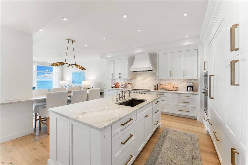 Marco Island, FL 34145,940 Cape Marco DR #1205
