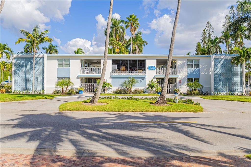 Naples, FL 34102,1295 Gulf Shore BLVD S #106