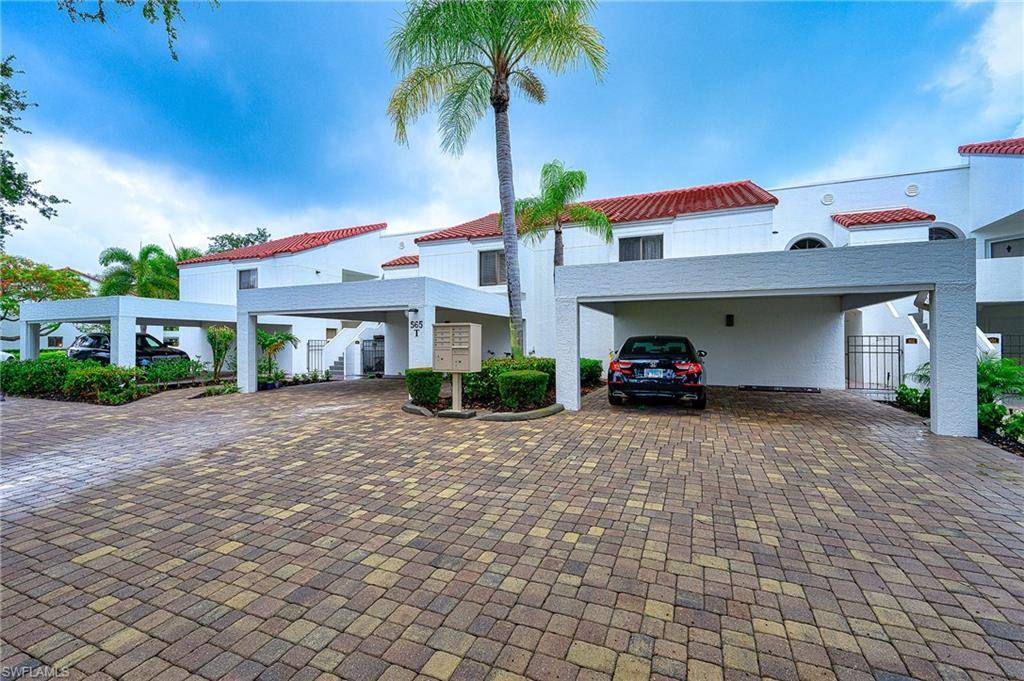Naples, FL 34108,565 Beachwalk CIR #T104