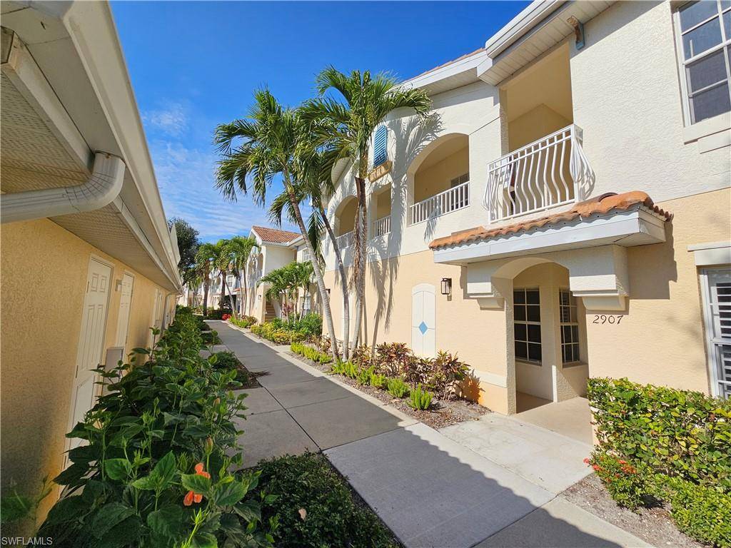 Naples, FL 34109,3013 Driftwood WAY #2907