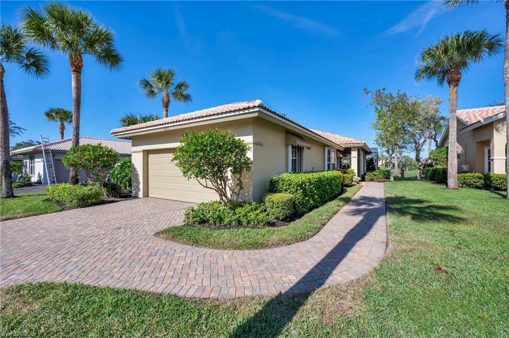 Bonita Springs, FL 34135,13671 Southampton DR