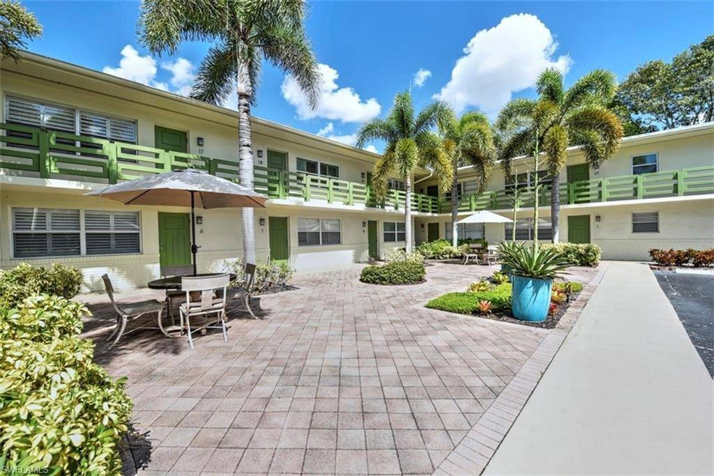 Naples, FL 34102,975 9th AVE S #3