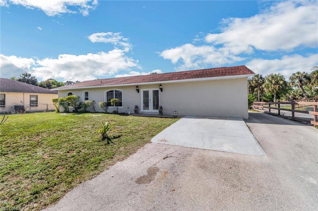 Naples, FL 34117,1221 19th ST SW
