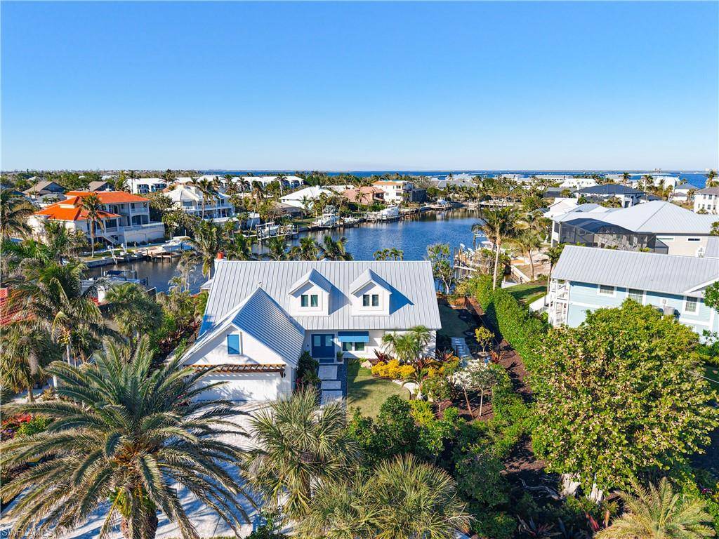 Sanibel, FL 33957,750 Periwinkle WAY