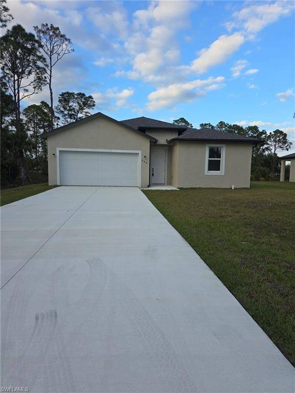 Lehigh Acres, FL 33972,568 Woodview DR