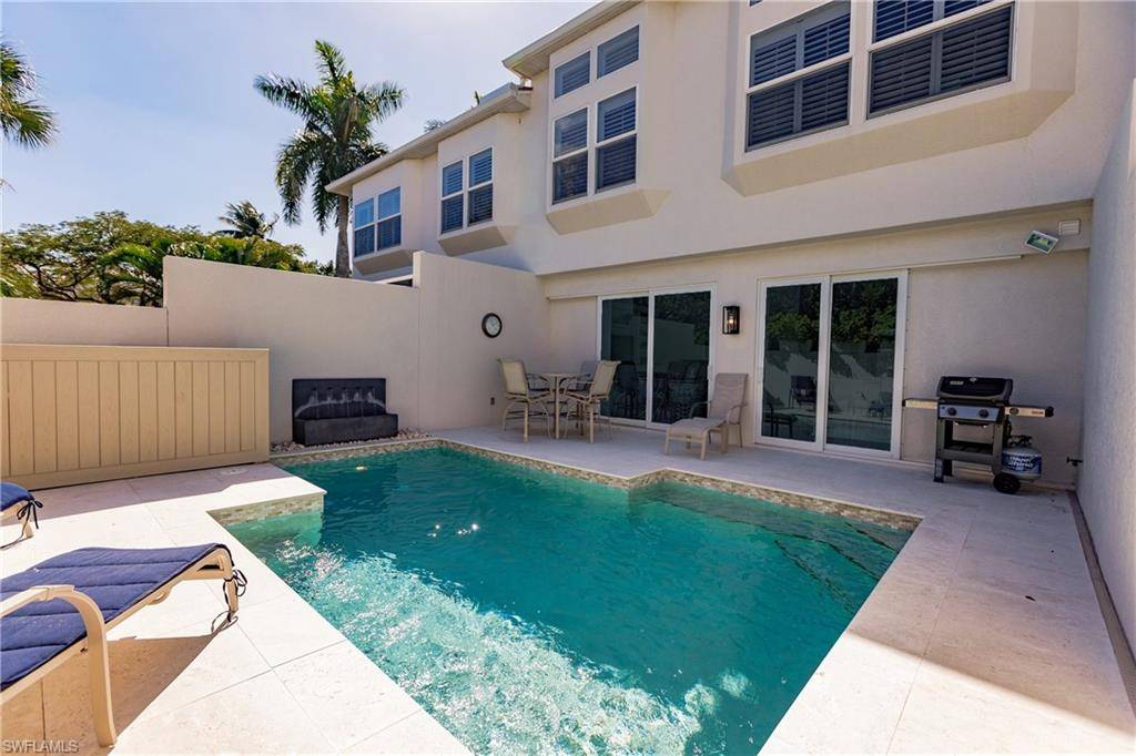 Naples, FL 34102,165 5th ST S #3