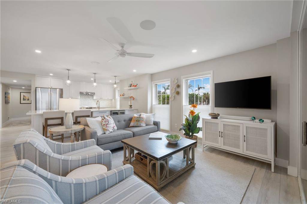 Naples, FL 34103,3483 Gulf Shore BLVD N #106