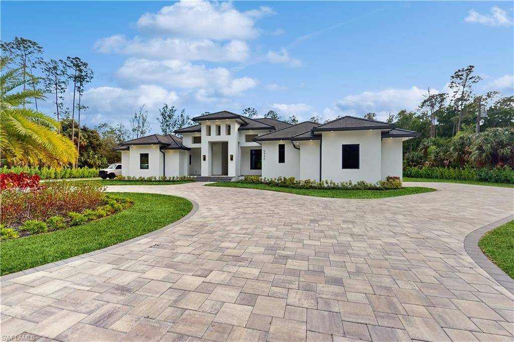 Naples, FL 34119,5990 English Oaks LN