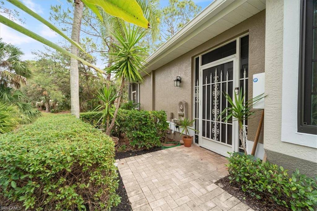 Naples, FL 34104,7590 Meadow Lakes DR #3201