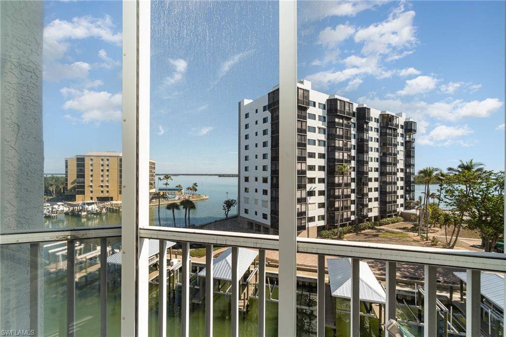 Fort Myers Beach, FL 33931,4331 Bay Beach LN #452