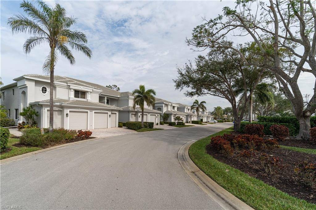 Estero, FL 33967,8461 Southbridge DR #4