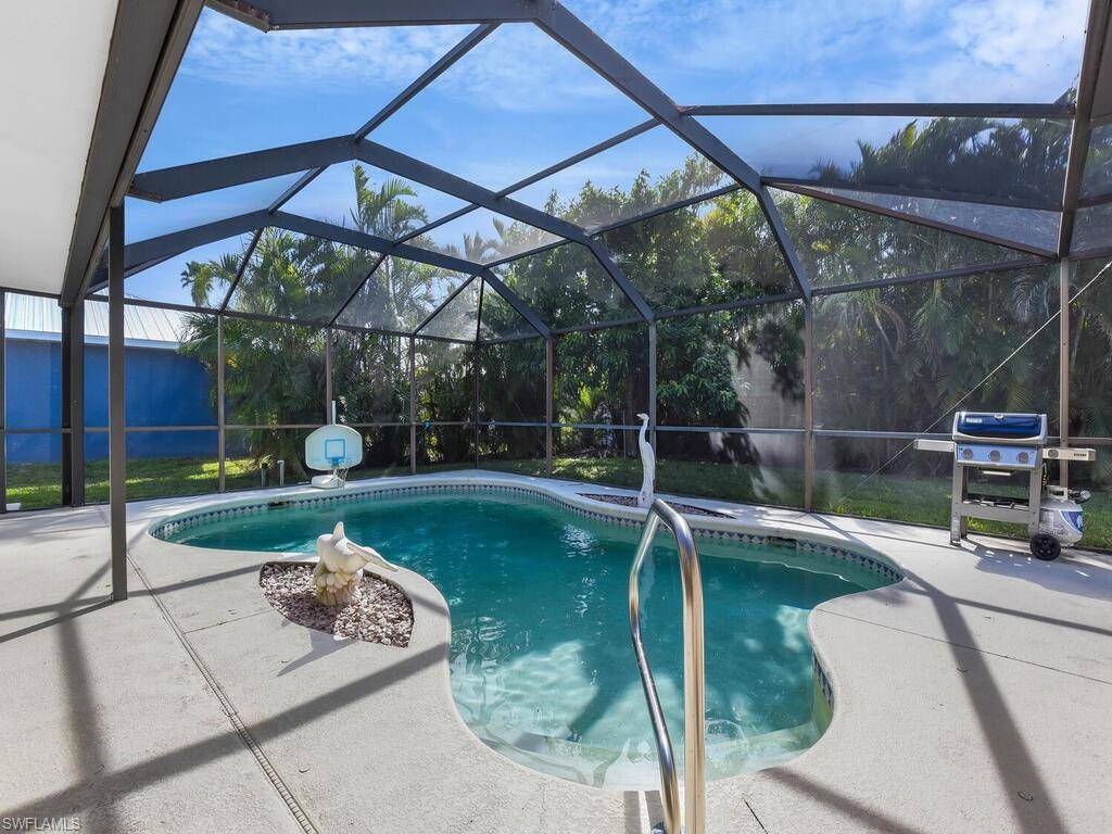 Cape Coral, FL 33904,132 SE 27th ST