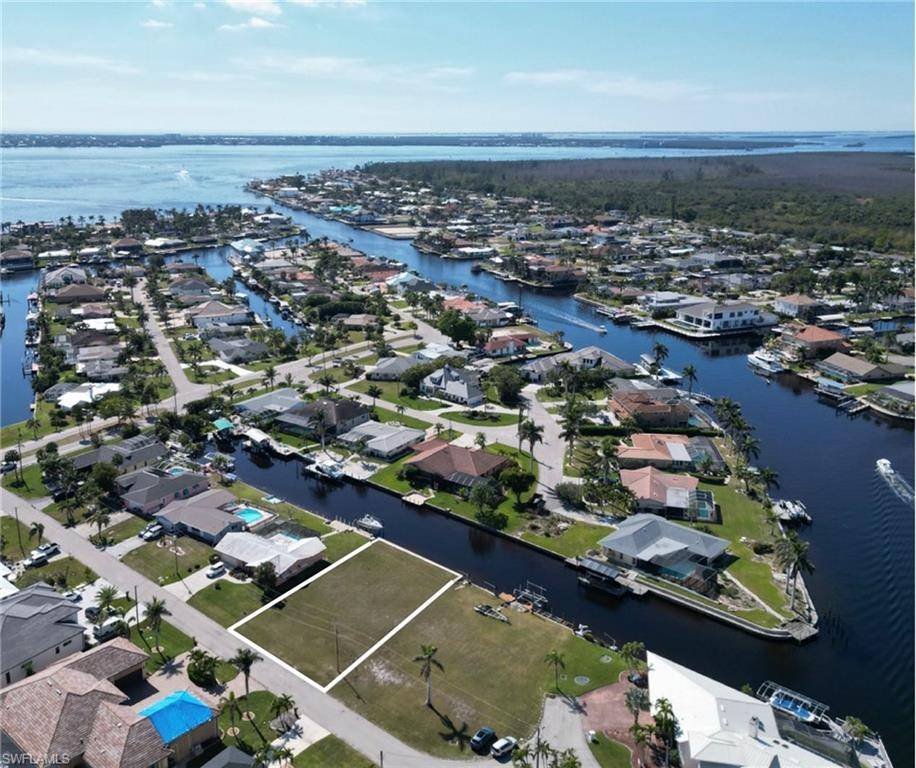 Cape Coral, FL 33904,5222 Sarasota CT