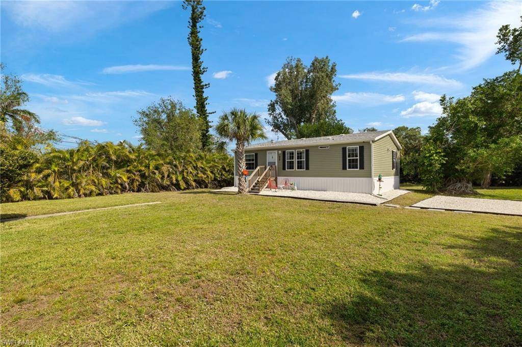 Punta Gorda, FL 33950,522 Tabor ST