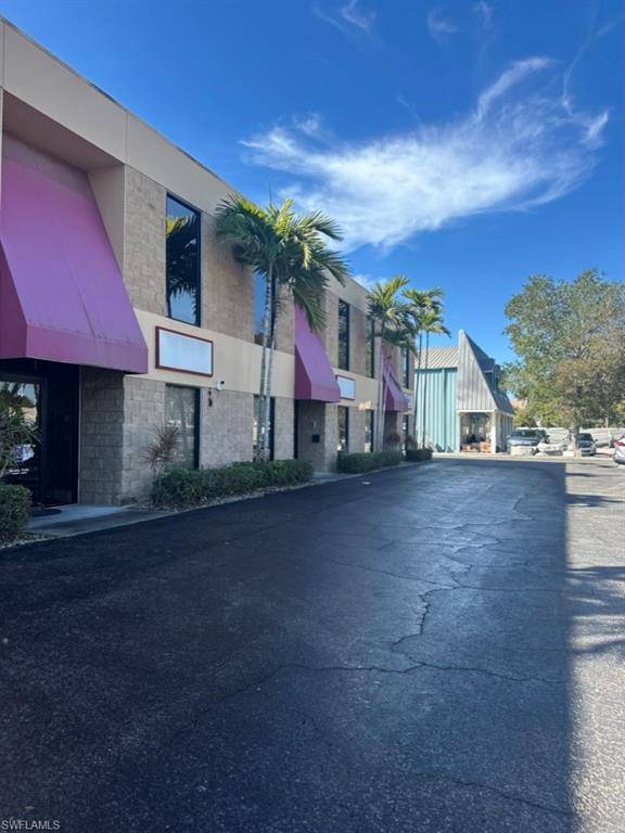 Naples, FL 34104,4530 Arnold AVE #6
